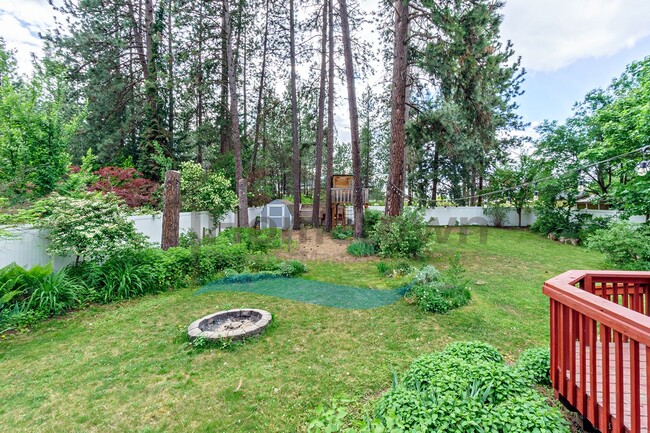 Building Photo - 4 Bedroom 4 Bathroom Home with Attached 2-...