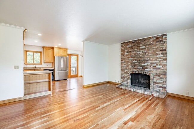 Building Photo - Tranquil Park Meadows Escape with Large Pr...