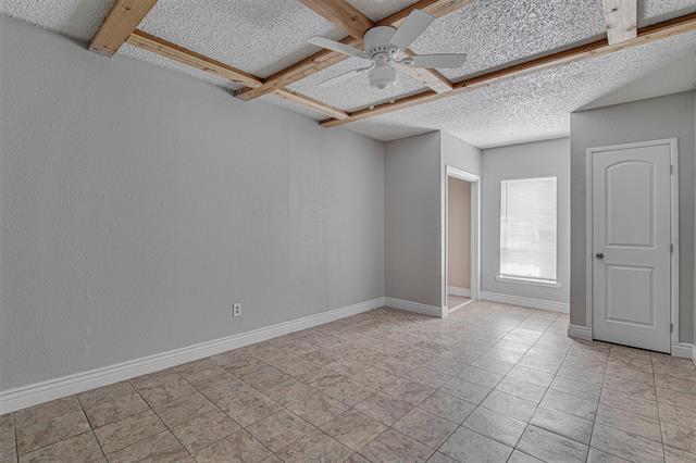 Building Photo - 833 Springhill Dr