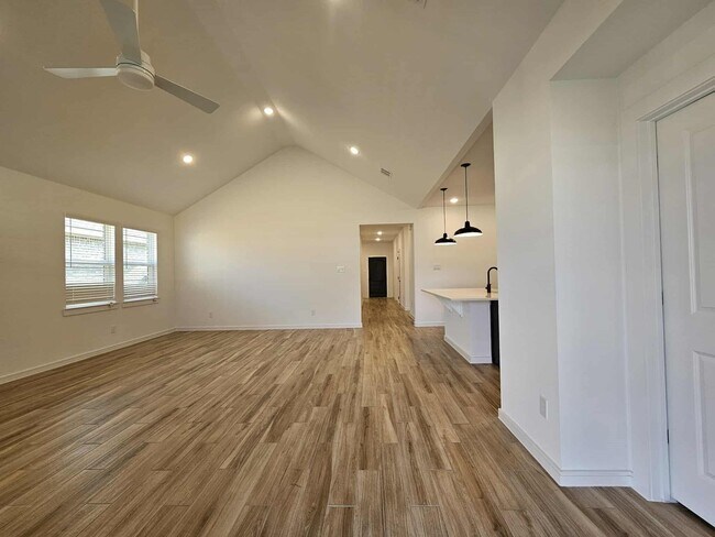 Building Photo - 8419 Tranquil Bay Ct