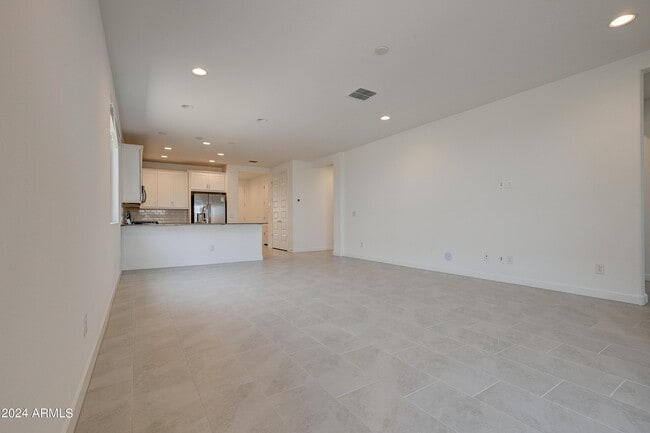 Building Photo - 17050 W Artemisa Ave