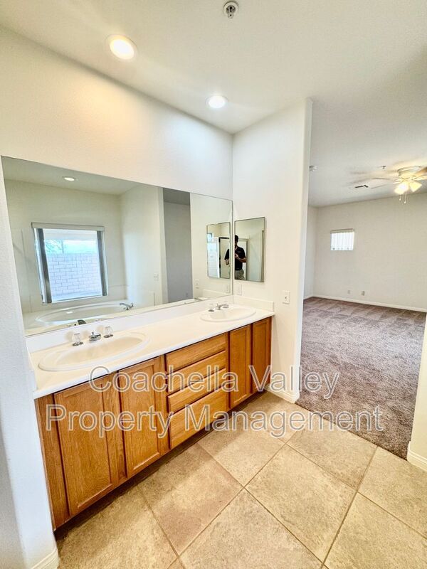 Building Photo - 74091 Daisy Ln