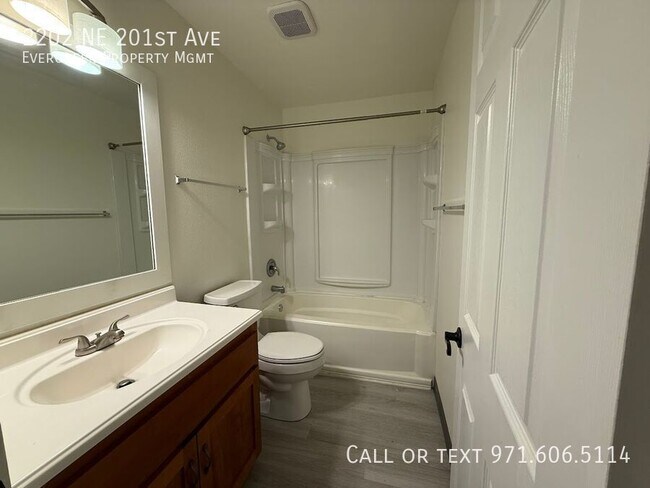 Building Photo - 2202 NE 201st Ave