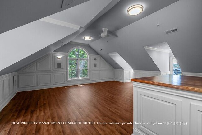 Building Photo - Luxurious 4 Bedroom, 5.5 Bathroom Townhome on Prestigious Queens Road. Contact (980) 315-3645 for...