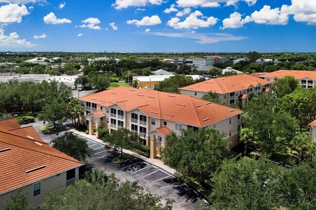 Building Photo - 9025 Colby Dr