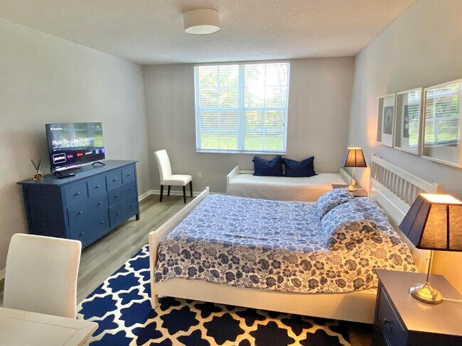 Building Photo - 11770 Saint Andrews Pl