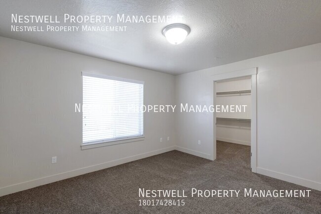 Building Photo - $250 OFF 1ST MONTH'S RENT-Amazing Bottom L...