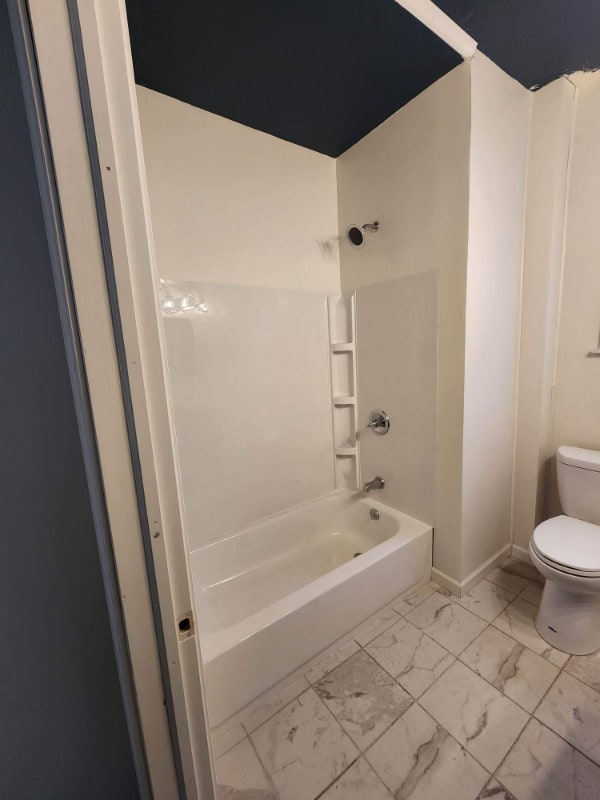 Building Photo - 21 Rose Ave