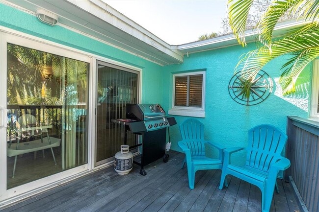 Building Photo - 518 77th Ave