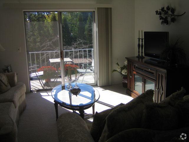 Living Room - Crescent Manor