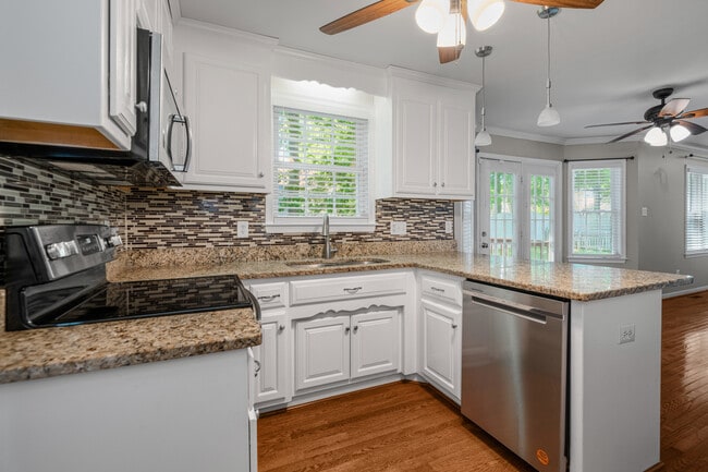 Building Photo - 3924 Liberty Point Dr