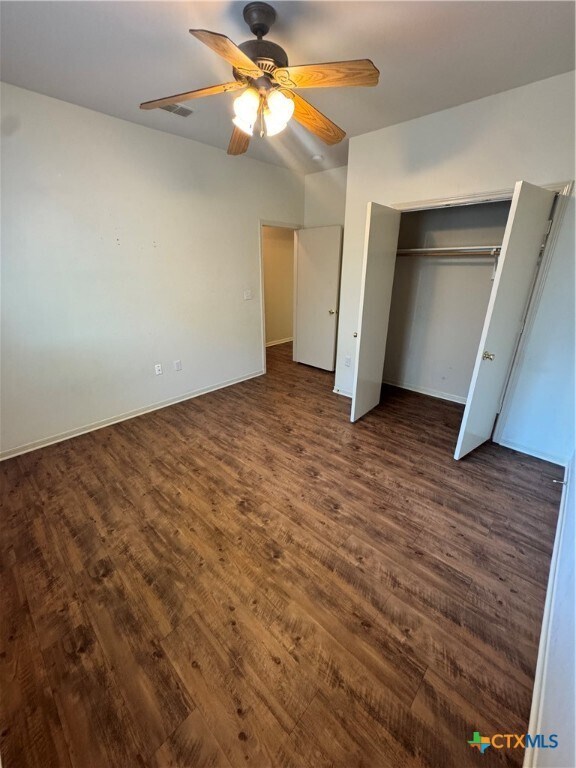 Building Photo - 106 Pin Oak Ct