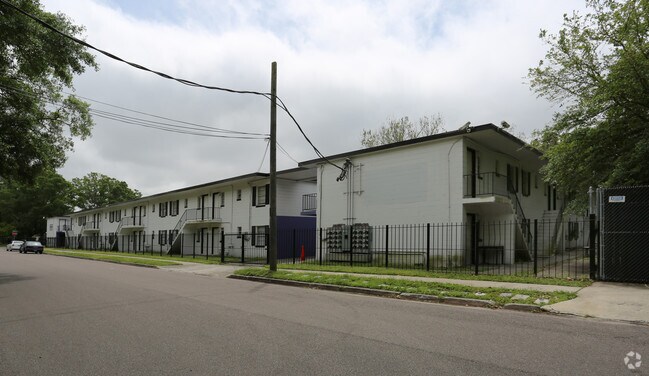 Building Photo - Tiger Landing