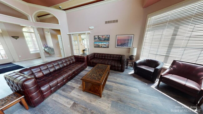 Building Photo - 2970 Barclay Wy