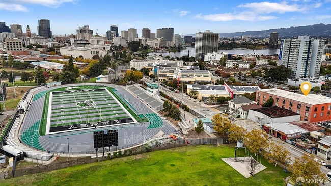 Building Photo - 1018 4th Ave