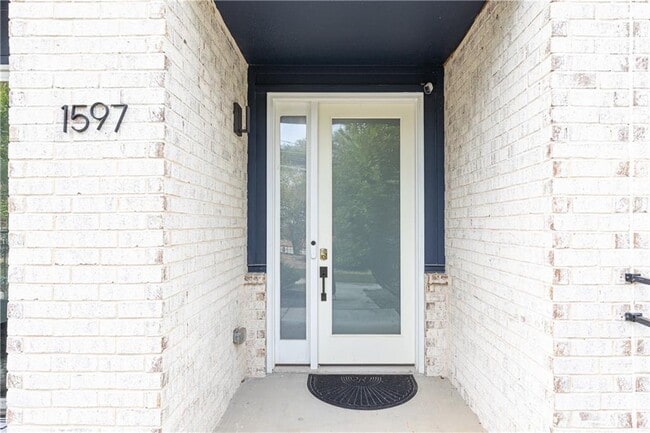 Building Photo - 1597 Rock Dam Dr