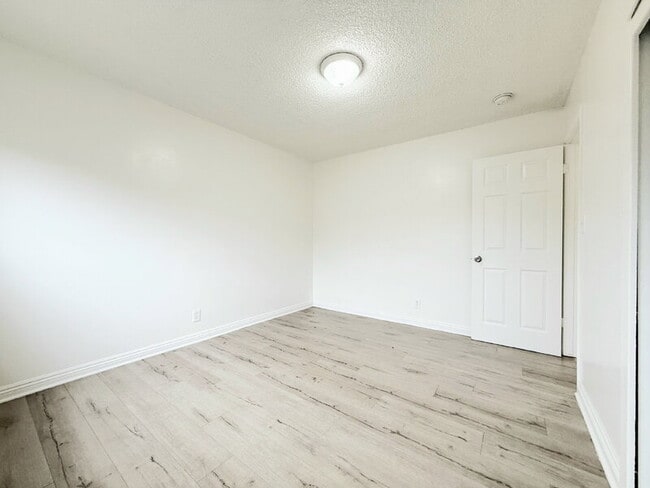 Building Photo - 12712 Kalnor Ave