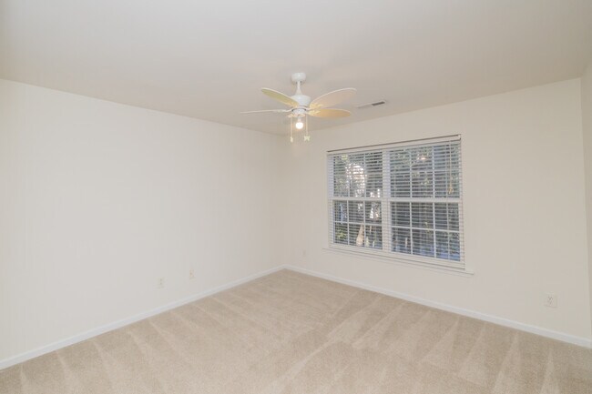 Building Photo - 8967 N Red Maple Cir