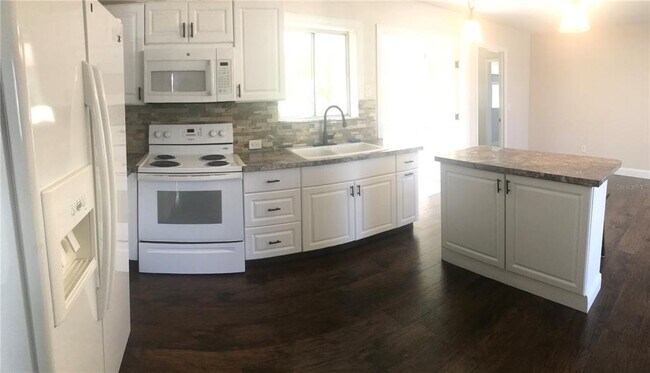 Building Photo - 4745 Escalante Dr