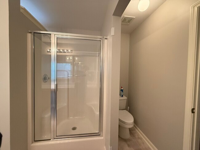 Building Photo - 2350 Walnut Tree Ct NE