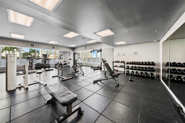 Building Photo - 275 NE 18th St