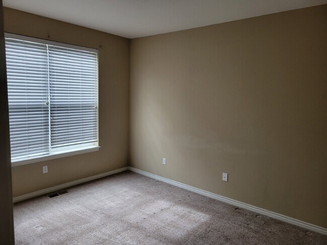 Building Photo - Dancing Willows - 2 Bedroom, 2 Bathroom Condo (11LO#101)