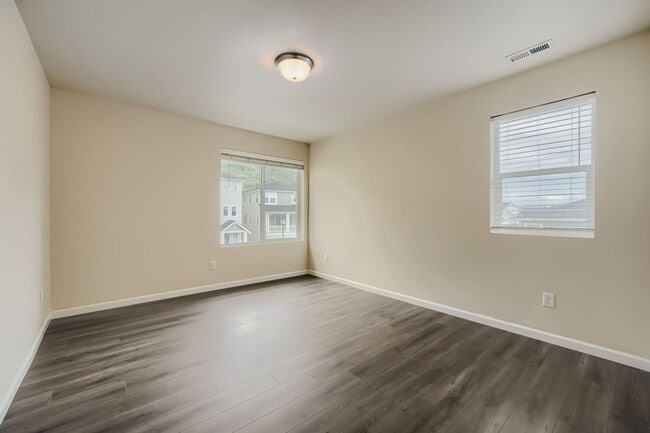Building Photo - Amazing 6bed/3bath home in Edgewood, WA!