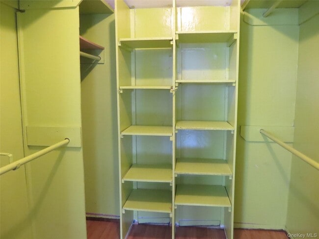 Building Photo - 327 Town Line Rd