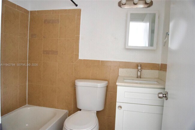 Building Photo - 501 SW 6th Ct