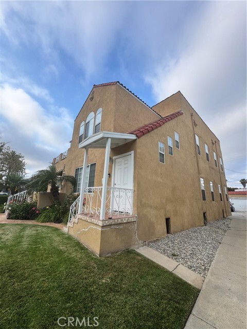 Building Photo - 1046 S Citrus Ave