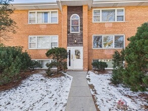 Building Photo - 755 Dulles Rd