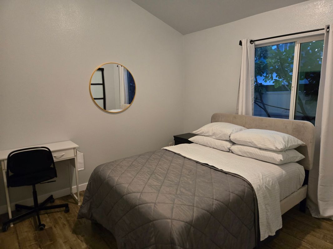 Building Photo - 10508 S Freeman Ave