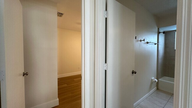 Building Photo - 935 Shriver Cir