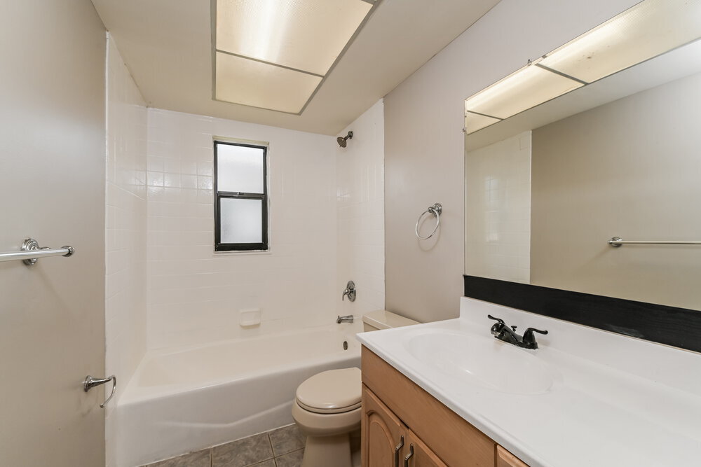 Building Photo - 1705 SE 8th Terrace