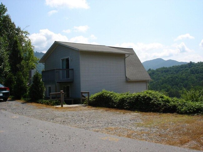 Primary Photo - $1,300- 1 Bedroom, 1 Bathroom Cozy Unfurni...