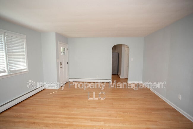 Building Photo - 196 Munger Ave