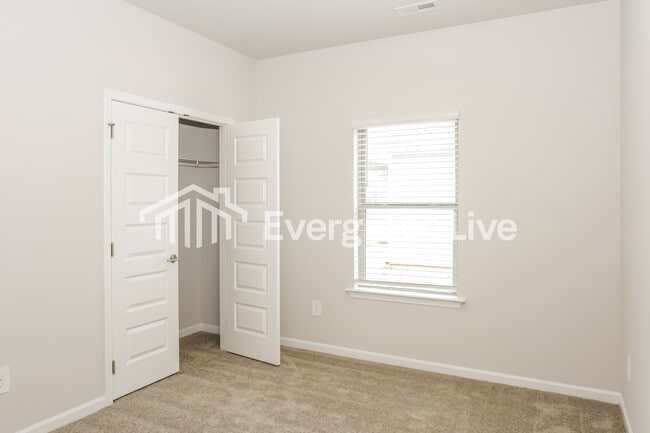 Building Photo - 160 Fenwick Pl