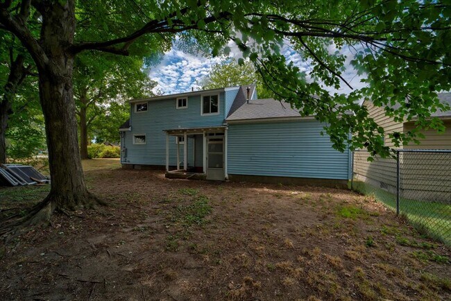 Building Photo - 3 Bedroom Apartment in Burlington VT Avail...