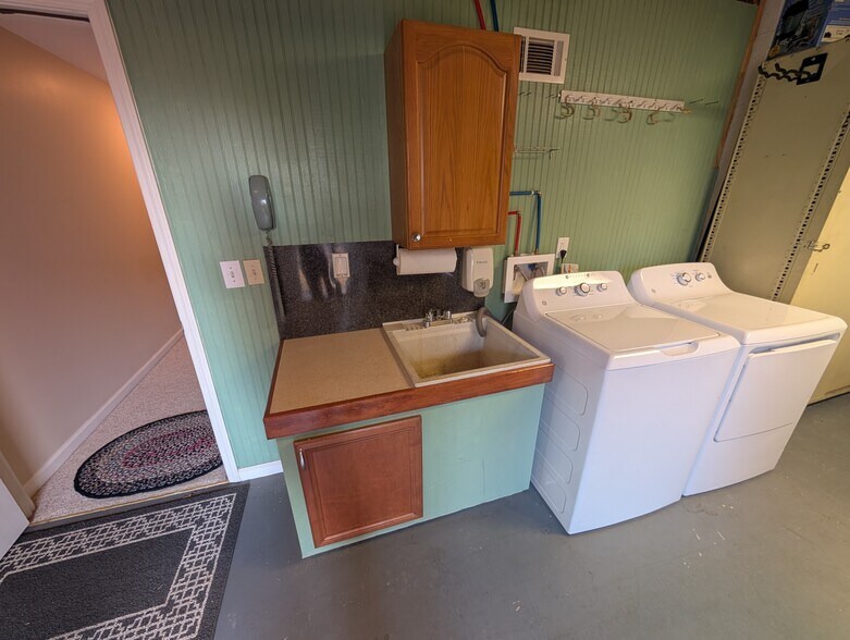 Washing Machine and Dryer - 7218 Timber Trl