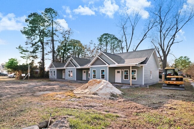 Building Photo - 111 N Mill St