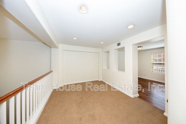 Building Photo - 27007 Edgewater Lnr