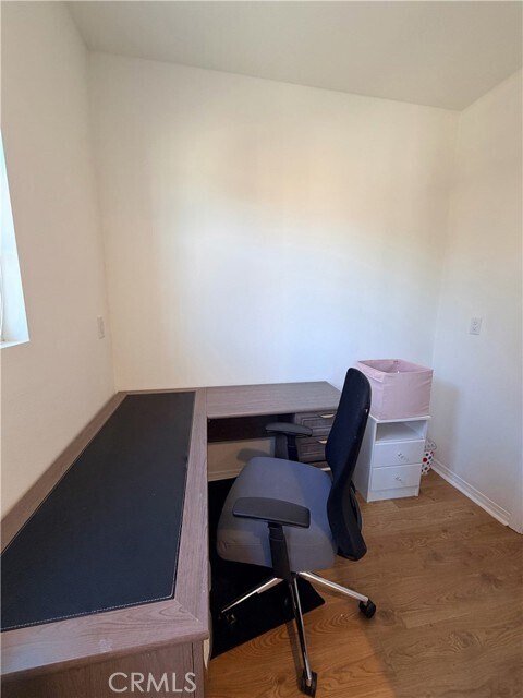 Building Photo - 818 Santa Fe Ave