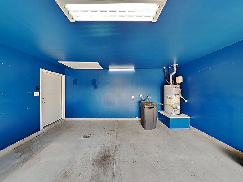 Building Photo - 721 Brown Thrasher