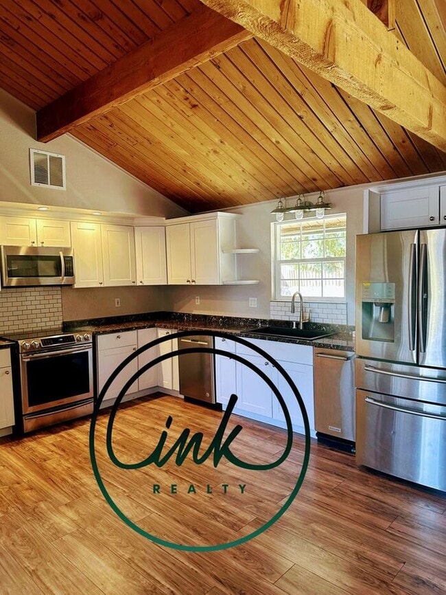 Building Photo - Spacious Corner Lot near Foothills