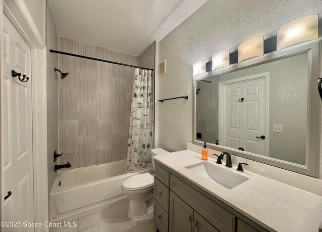 Building Photo - 2 Bedroom, 2 Bath, 1st Floor Condo in Lakes at Viera