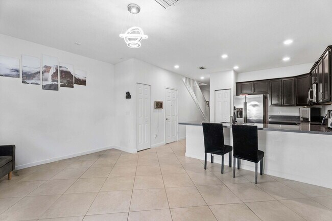 Building Photo - 5313 Ashley River Rd