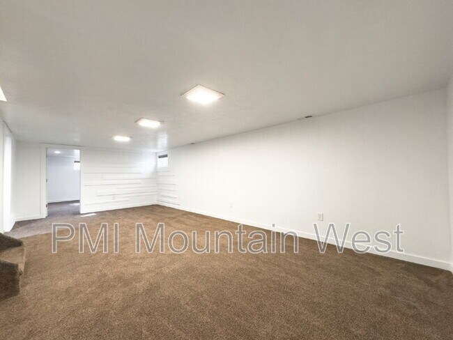 Building Photo - 400 S 350 W