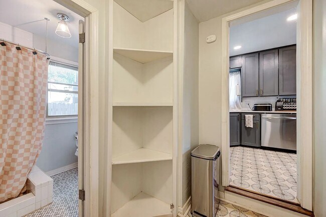 Building Photo - 3801 NW 25th St