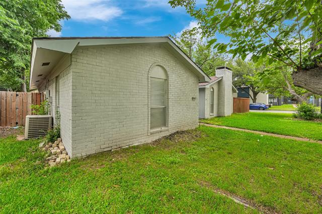 Building Photo - 1901 Vail Dr