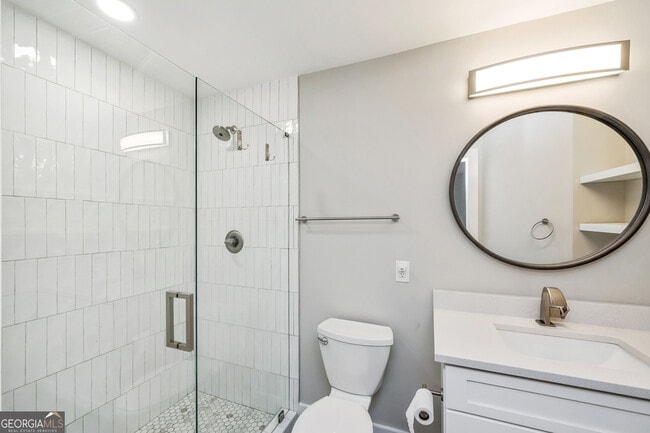 Building Photo - 2775 Glenvalley Dr